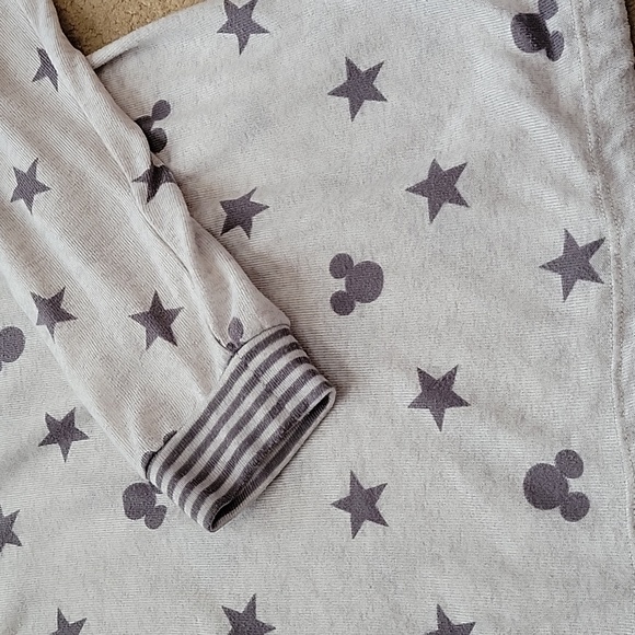 Disney Lounge Shirt Large Long Sleeve Gray Black Stars - Picture 3 of 5